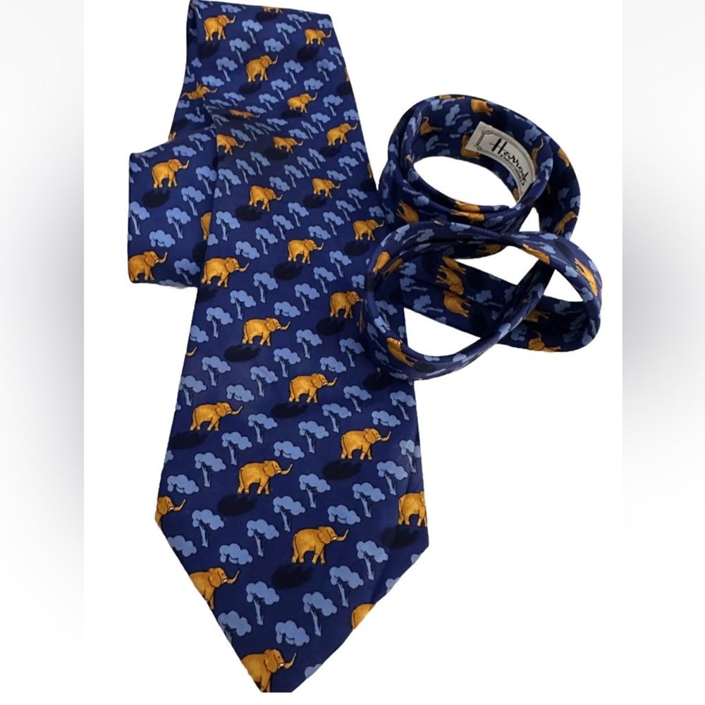 HARRODS Knightsbridge Men Neck Tie MADE IN ENGLAND Silk Blue Yellow Elephants
